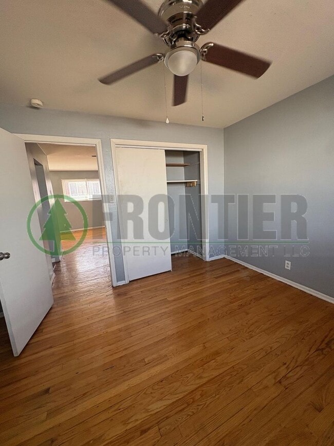 Building Photo - 325 Eichelberger St