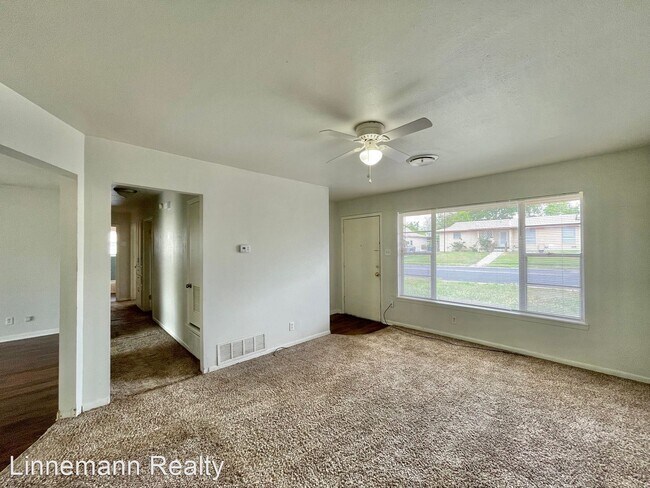 Building Photo - 3 br, 1 bath House - 3101 Zephyr Rd