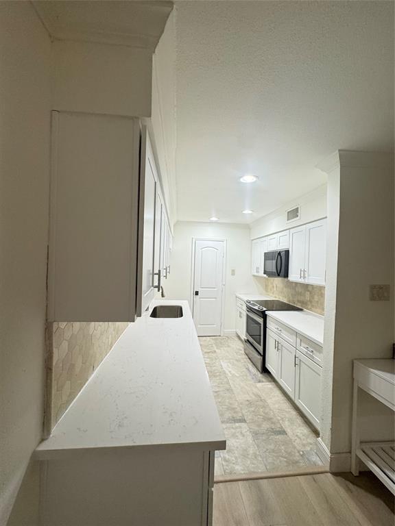 Building Photo - 7575 Katy Fwy