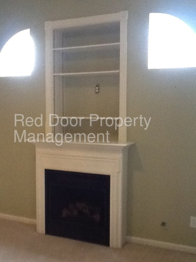 Building Photo - 9356 Villa Woods Dr