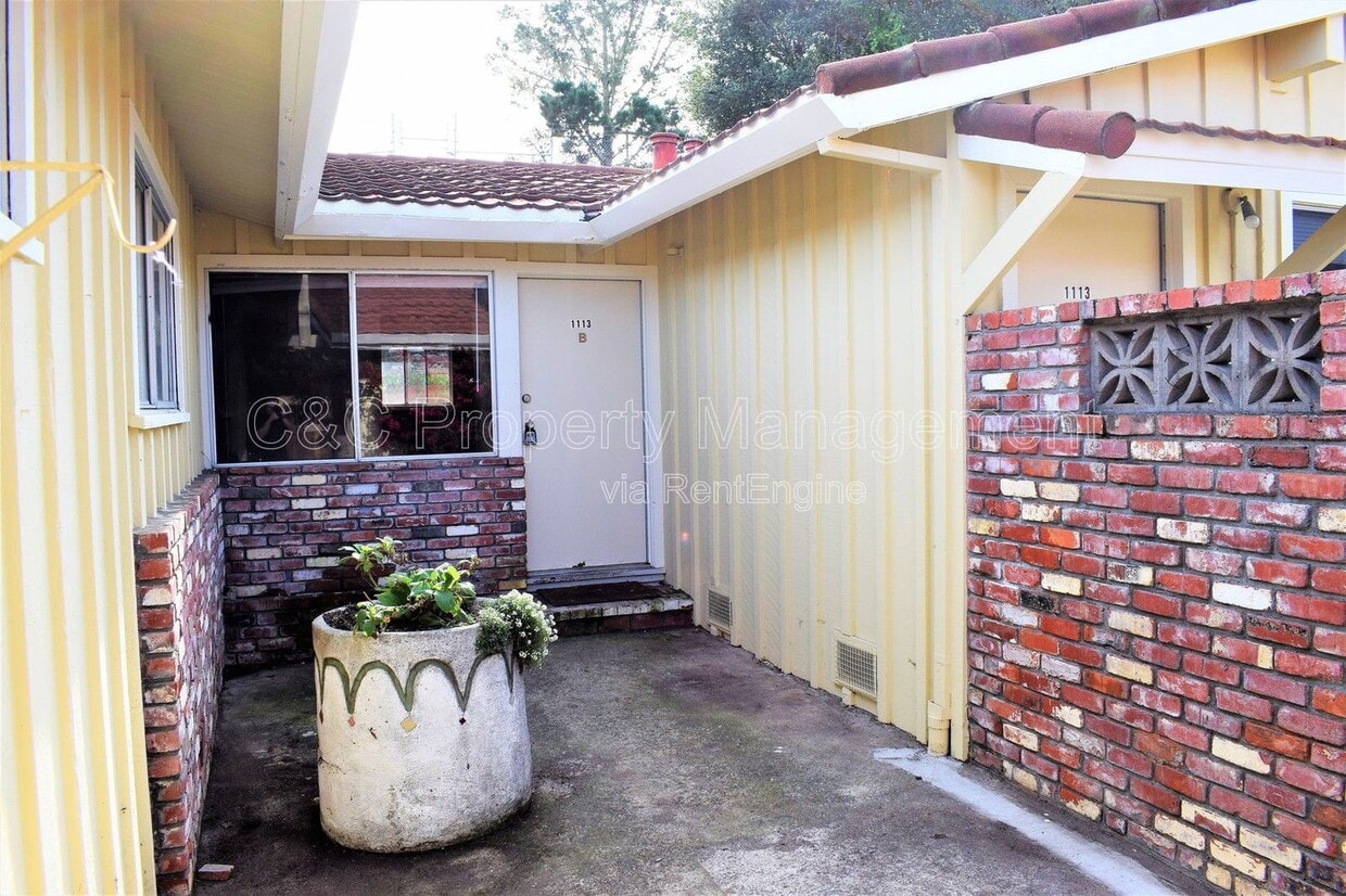 Building Photo - 1113 McClellan Ave