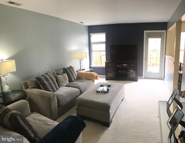 Foto del edificio - 272 Birch Hollow Dr