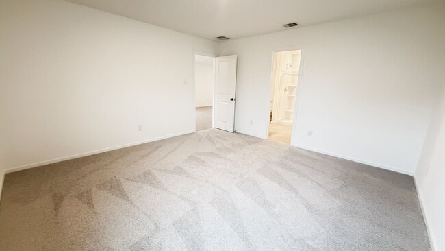 Building Photo - New Build 3bd 2ba - Prime Location