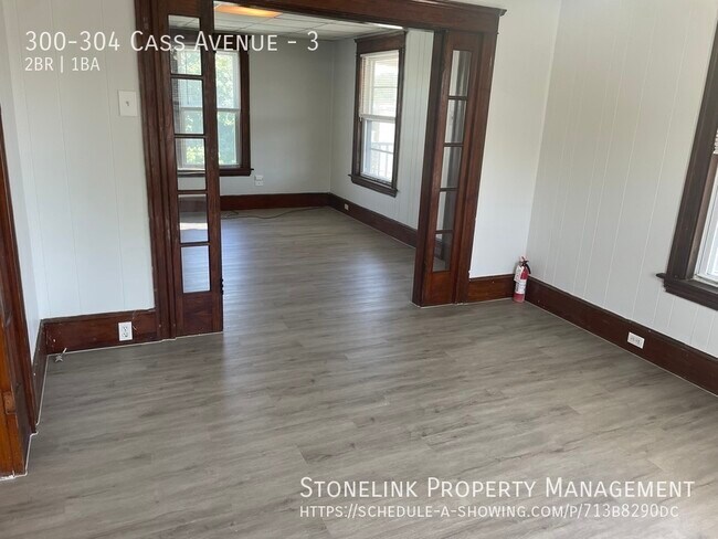 Foto del edificio - 300-304 Cass Avenue