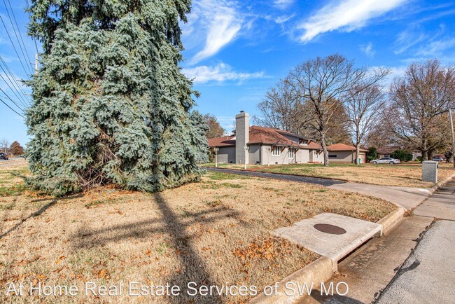 Building Photo - 5 br, 3 bath House - 1413 E Downing St