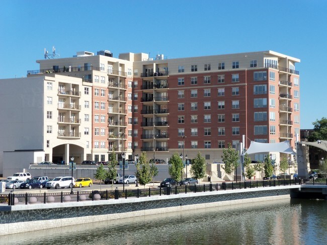 Fountain Square Apartments Elgin Fountain Square Apartments Elgin