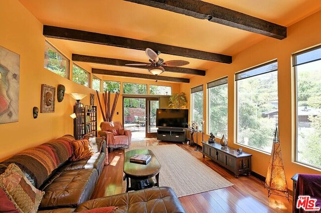 Foto del edificio - 8296 Gould Ave