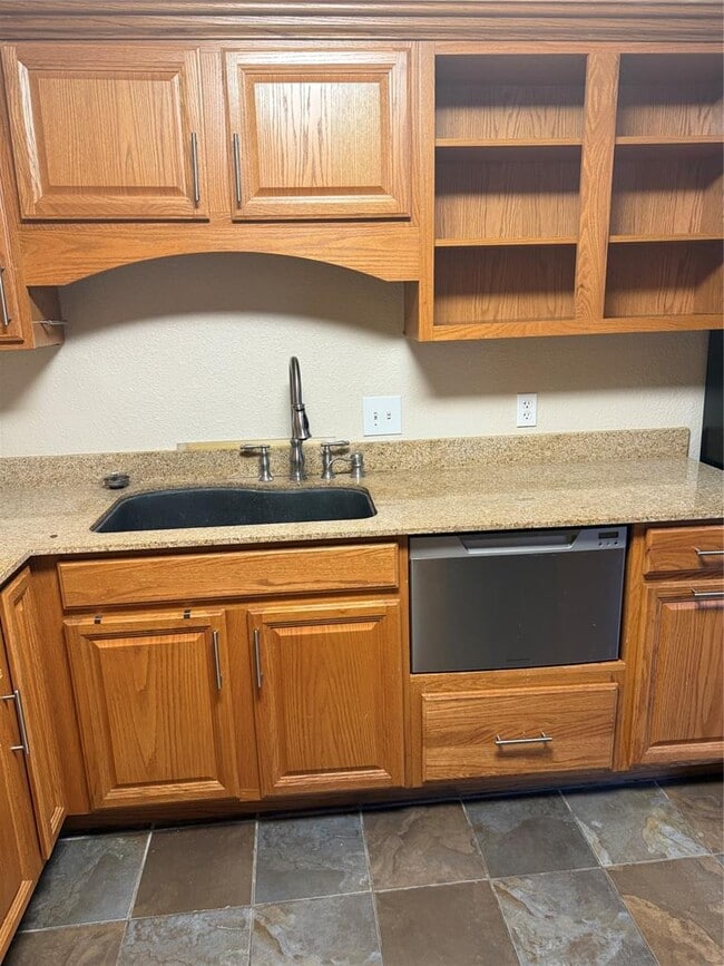 Building Photo - 6813 Lancer Ln