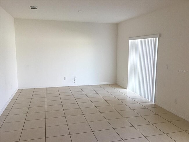 Building Photo - 662 Vitoria Rd