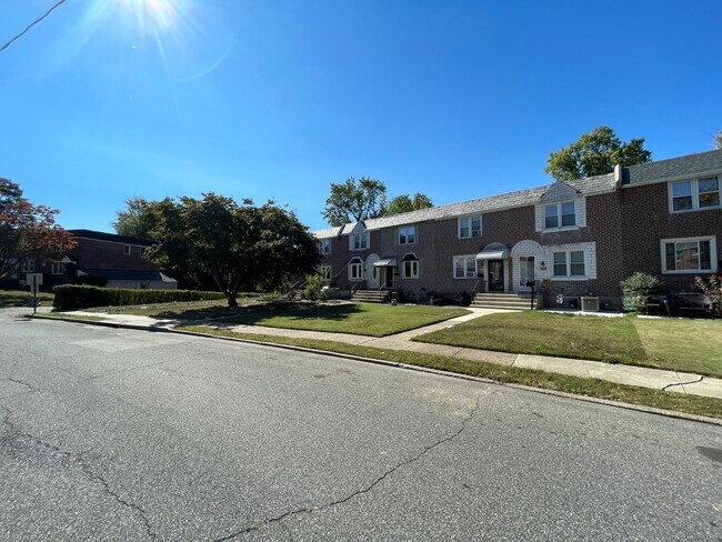 Building Photo - Beautiful 3 Bedroom 1 Bath in Glenolden