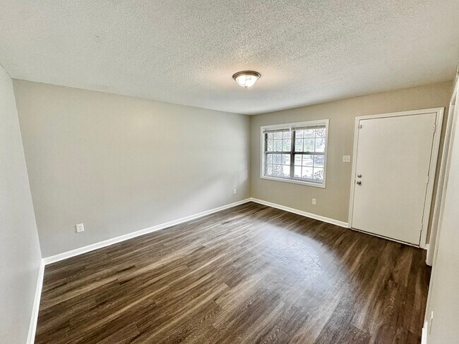 Foto del edificio - 3383 Seaforth Dr