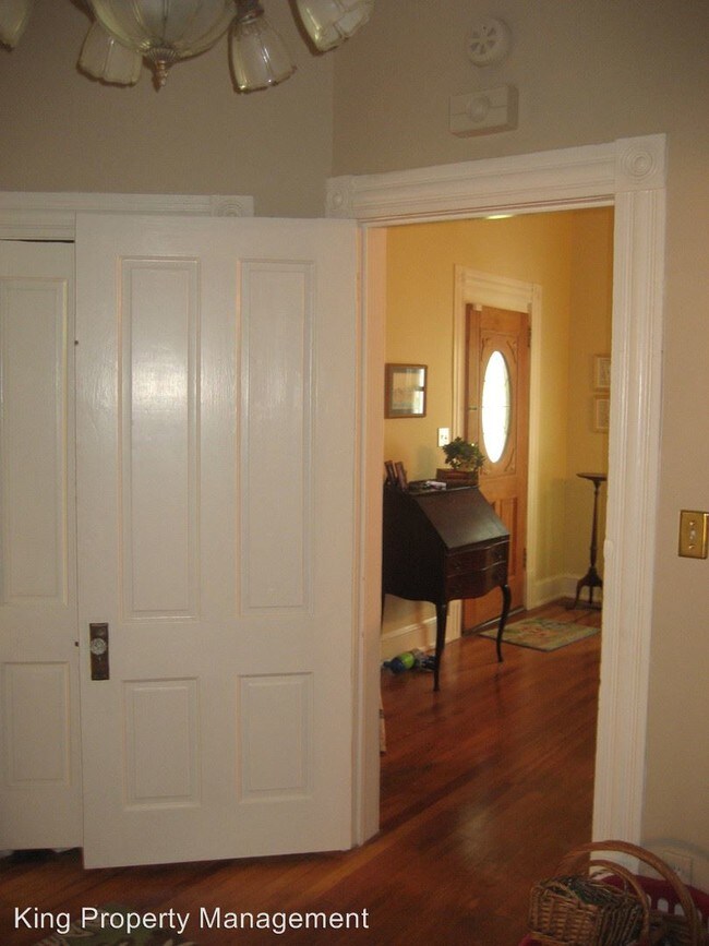 Building Photo - 624 Keith Ave