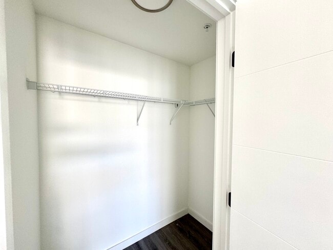 Building Photo - 355 NW 19th Ln