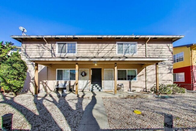 Building Photo - 5681 Hoffman Ct