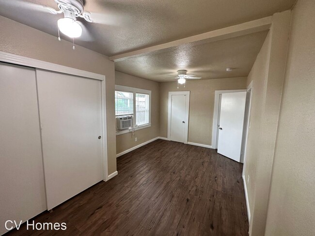 Building Photo - 2 br, 1 bath House - 415 W. Florinda St.
