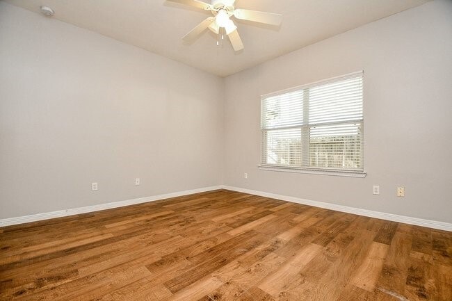 Foto del edificio - 10006 Sweet Nectar Ln