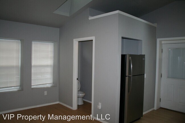 Foto del edificio - Studio, 1 bath House - 111 E. Homestead Ave