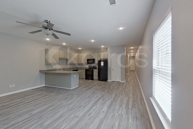 Building Photo - 2009 Wilson Road Unit B