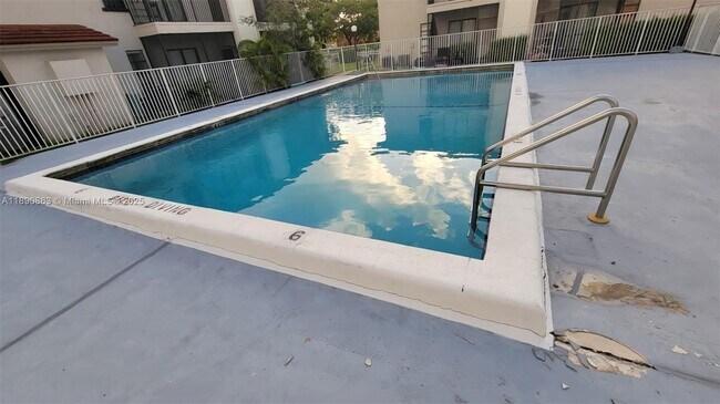Foto del edificio - 3036 Coral Ridge Dr