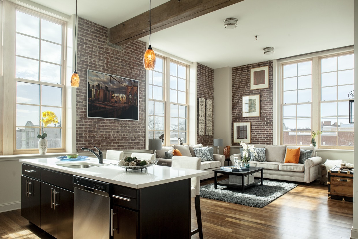 Luxury Loft Living - 154 Ave E