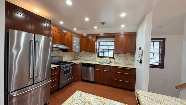 Foto del edificio - 15716 16th Ave