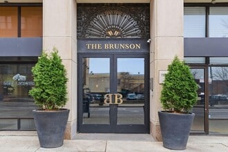 Building Photo - 145 N High St