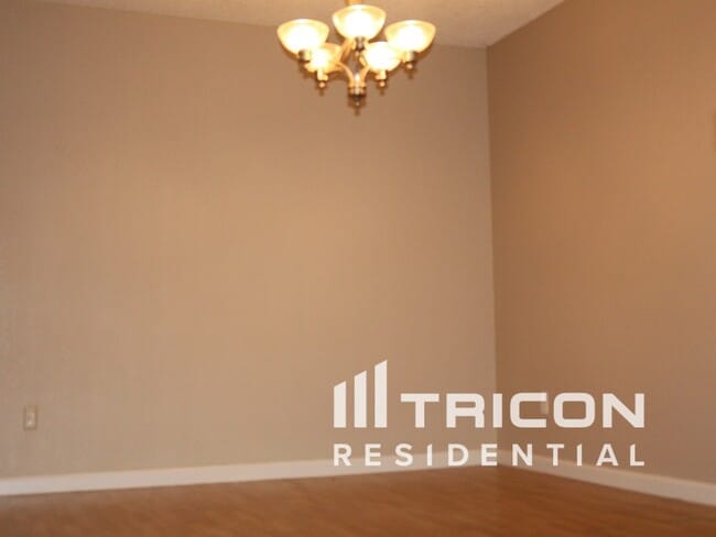 Foto del edificio - 506 Hyacinth Ct