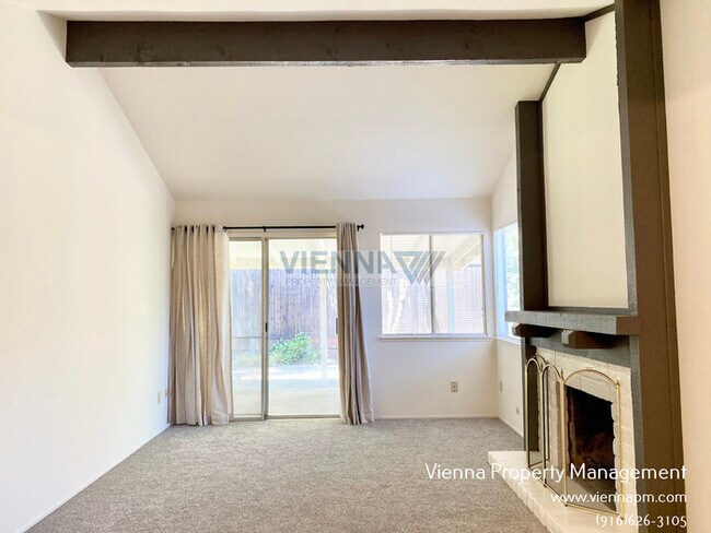 Foto del edificio - 3309 Huntsman Dr