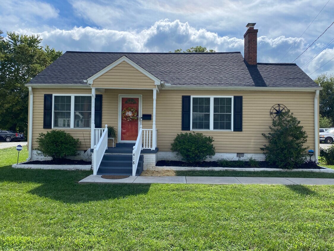Welcome Home! - 418 S Maple St