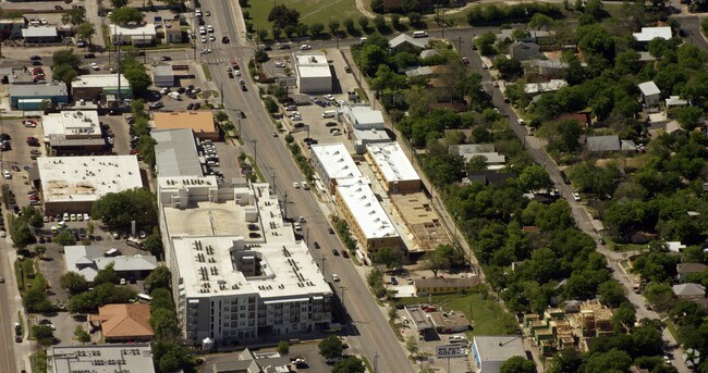 Foto aérea - 2000 E 7th St