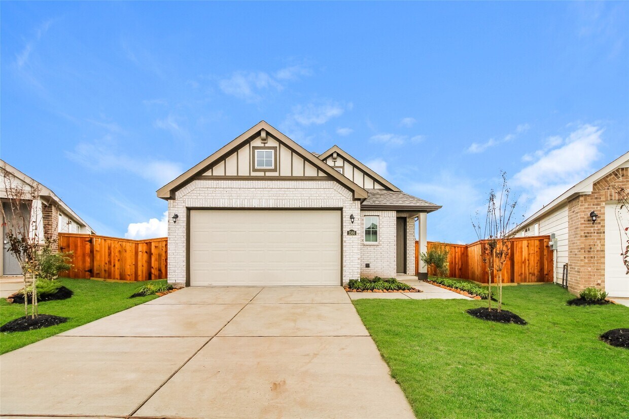 Foto principal - 2366 Bailey Flds Ln