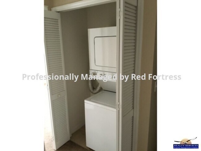 Foto del edificio - 8408 Bernwood Cove Loop