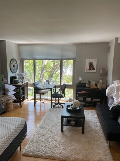 Foto principal - 951 25th St NW