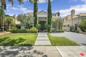 Building Photo - 116 N Palm Dr