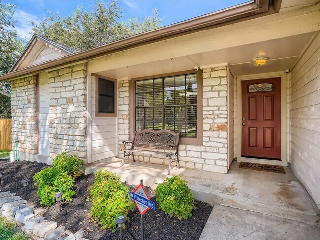 Foto del edificio - 6800 Luckenbach Ln