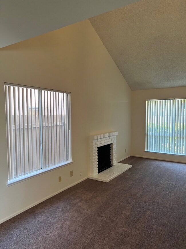 Foto del edificio - 4918 E Glenview Ave