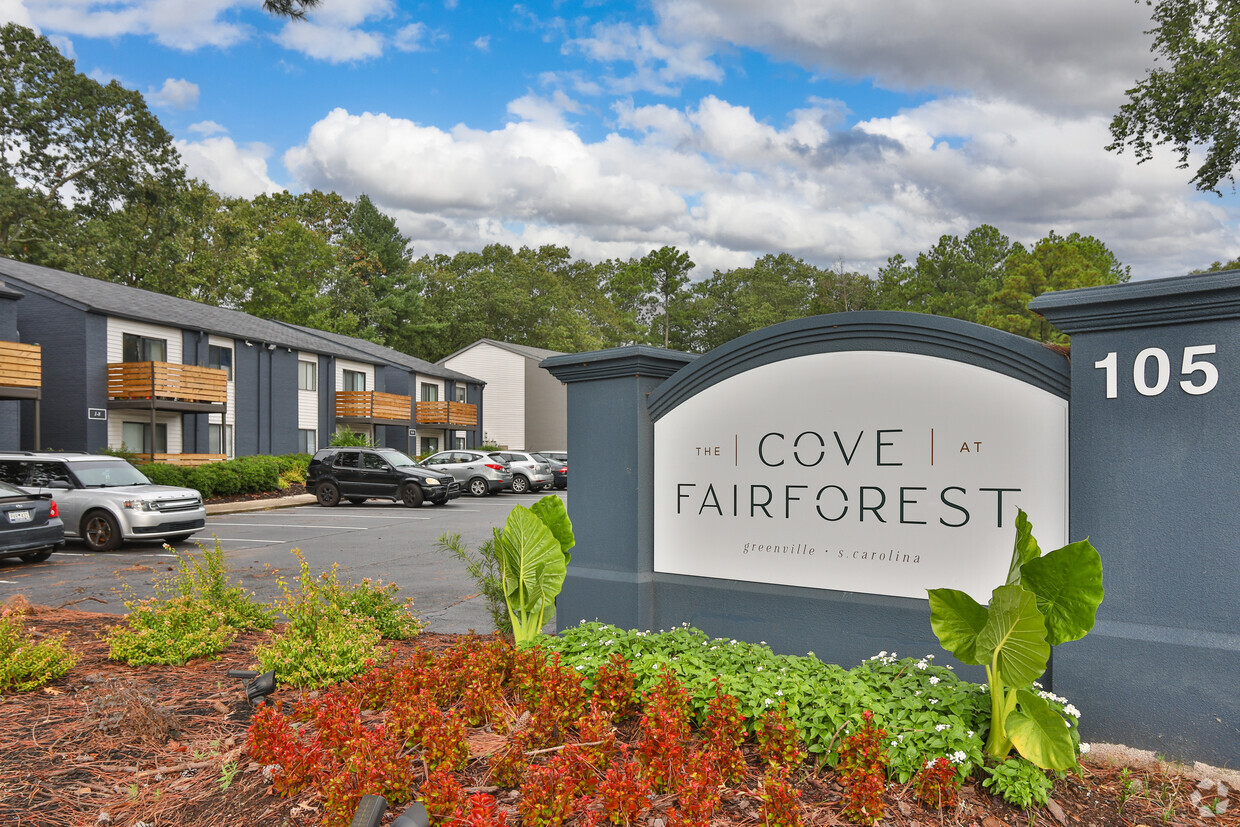 Foto principal - The Cove at Fairforest Apartments