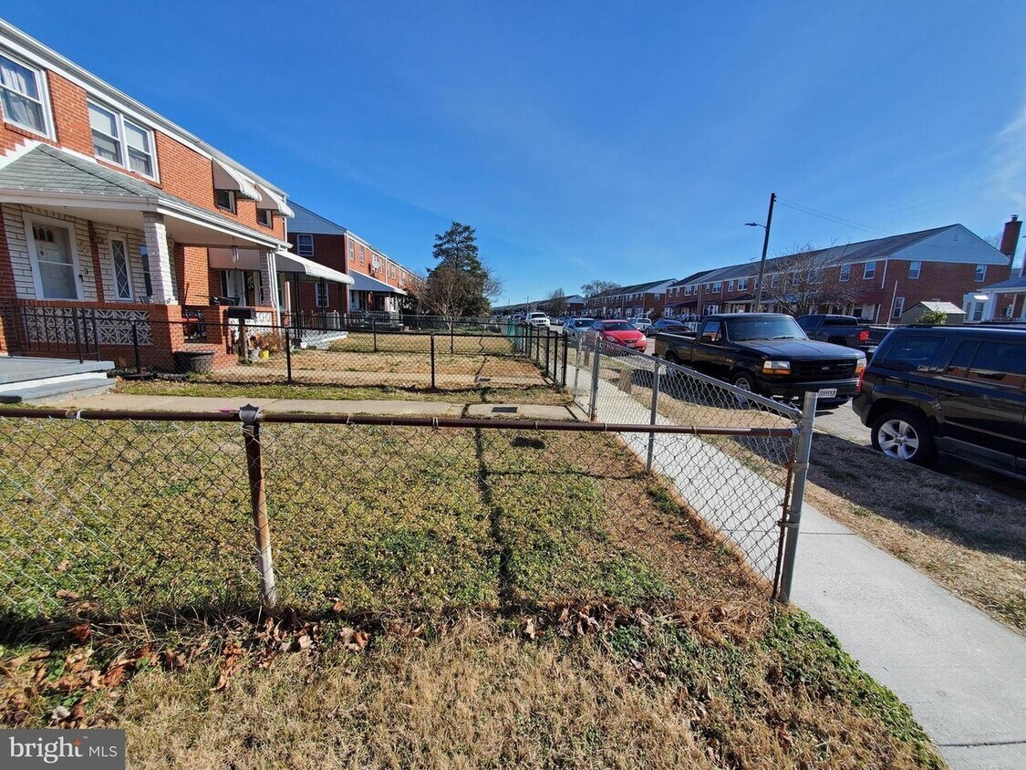 818 Arncliffe Rd Unit 1, Essex, MD 21221 Apartments in Essex, MD