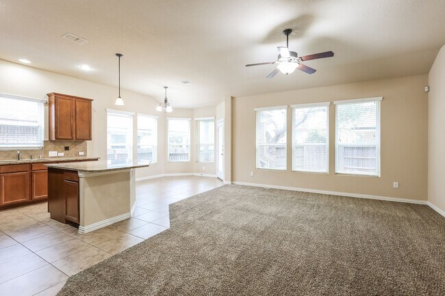 Foto del edificio - Charming Home In Gated Community