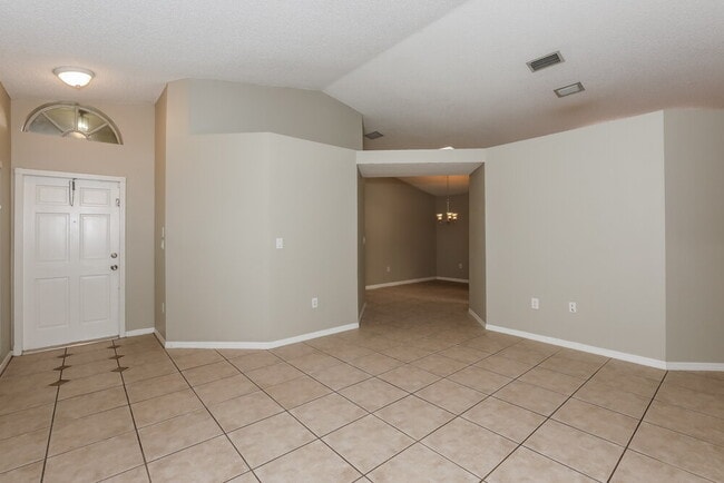 Building Photo - 428 Lakeside Cir