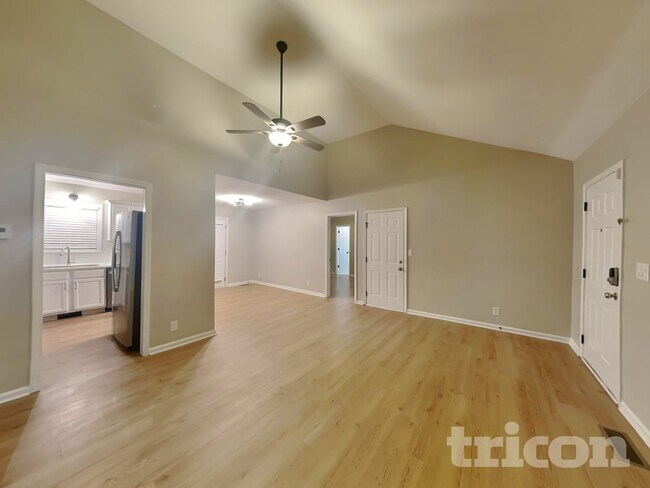 Foto del edificio - 252 Senator Dr