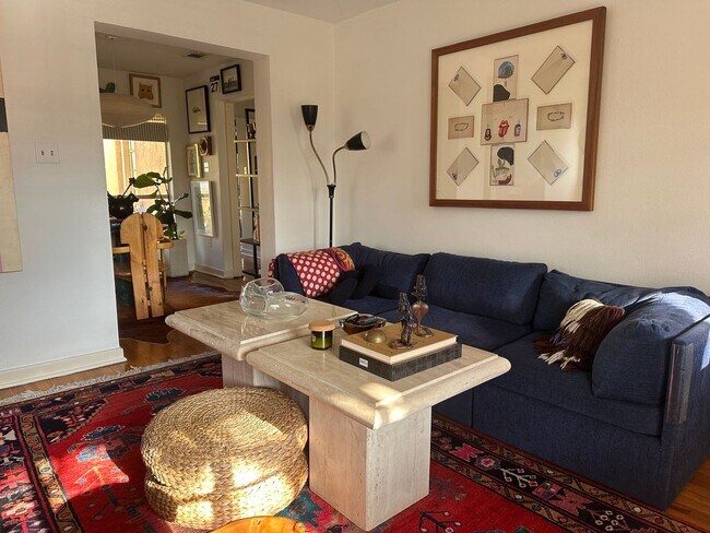 Building Photo - F28