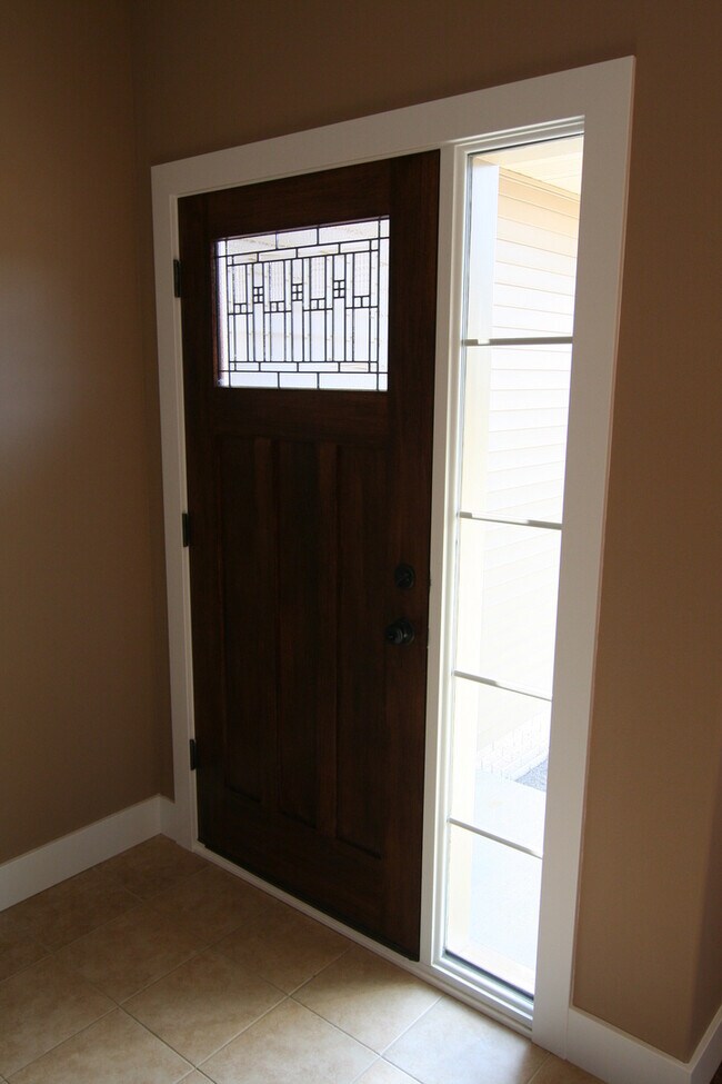 Foto del edificio - 4 Bedroom, 3 bath close to University and ...