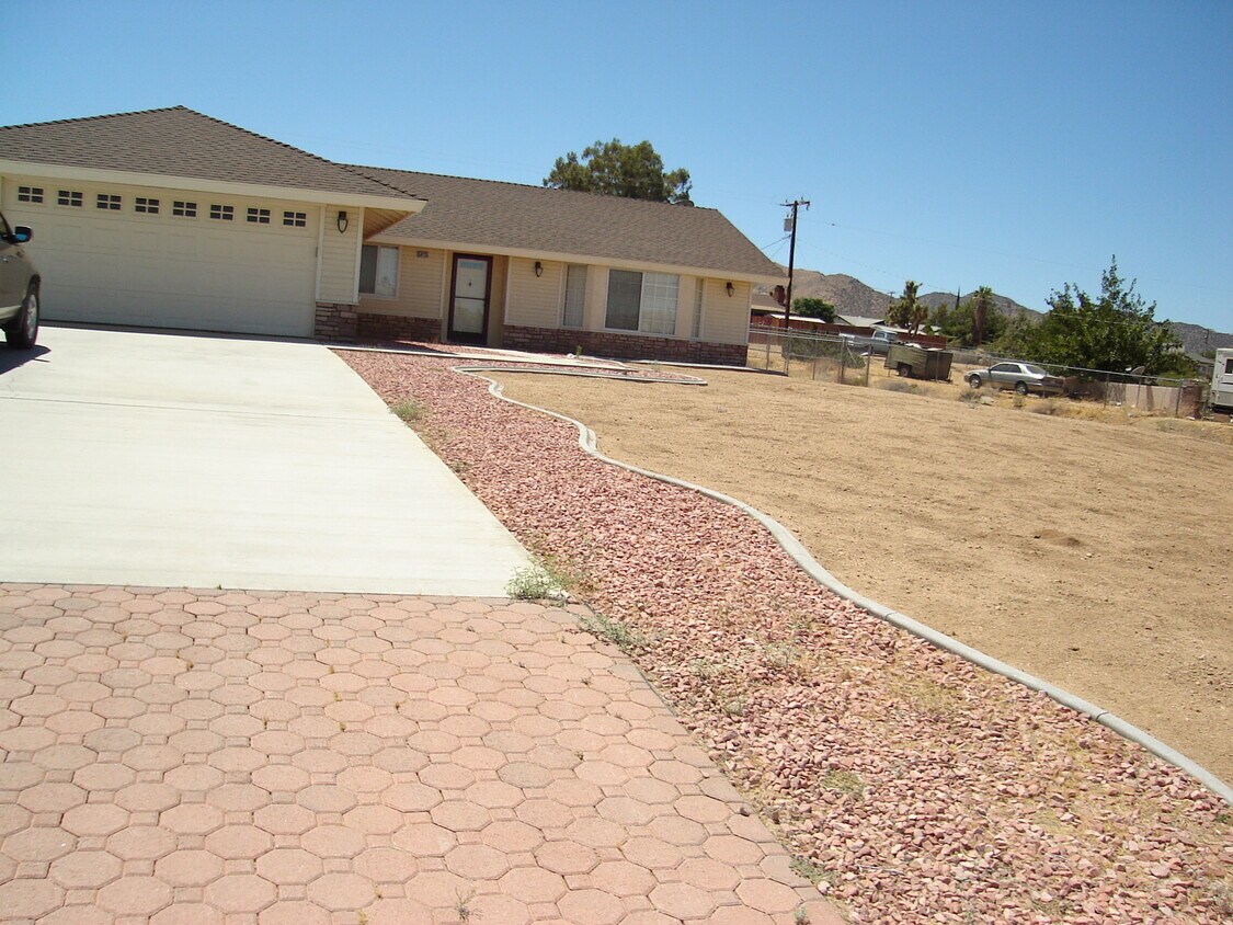 58135 Carlyle Dr, Yucca Valley, CA 92284 House for Rent in Yucca