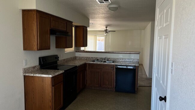 Foto del edificio - DESERT SANDS