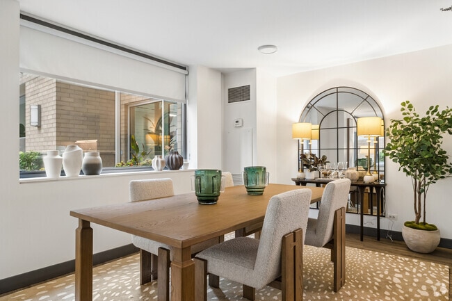 1BR, 1BA - 895SF - Dining Room - ReNew Waterside
