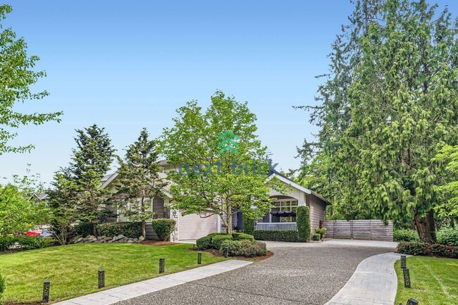 Building Photo - A beautiful 3 bedrooms and 2.5 bathrooms h...