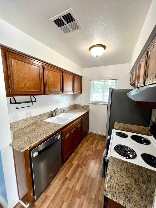Building Photo - 4648 Vista Bahia Dr