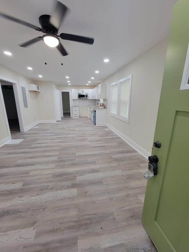 Foto del edificio - 750 Patton Rd