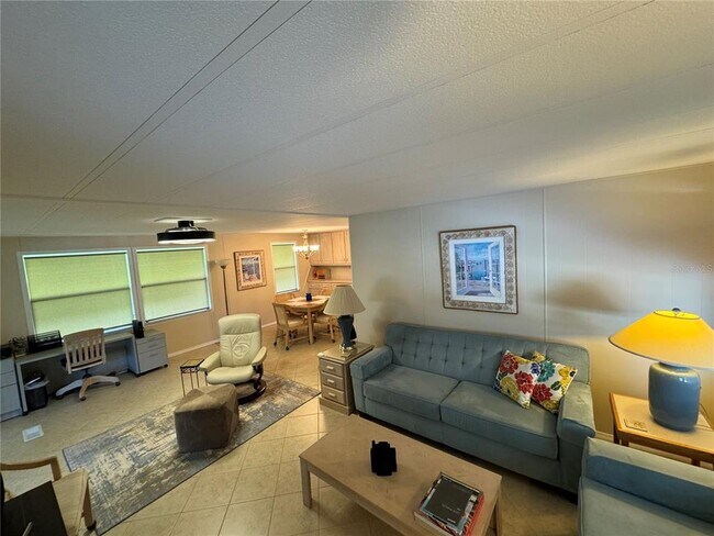 Building Photo - 1405 Lester Dr